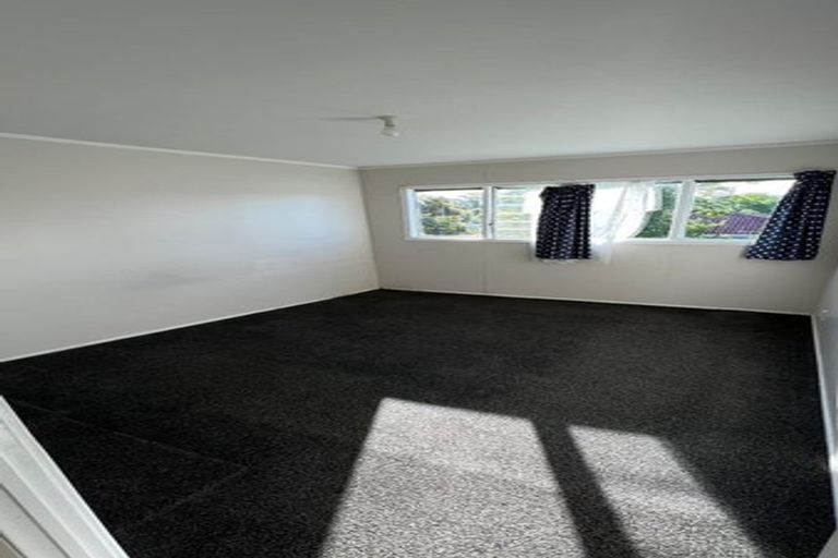 Photo of property in 43 Rosier Road, Glen Eden, Auckland, 0602