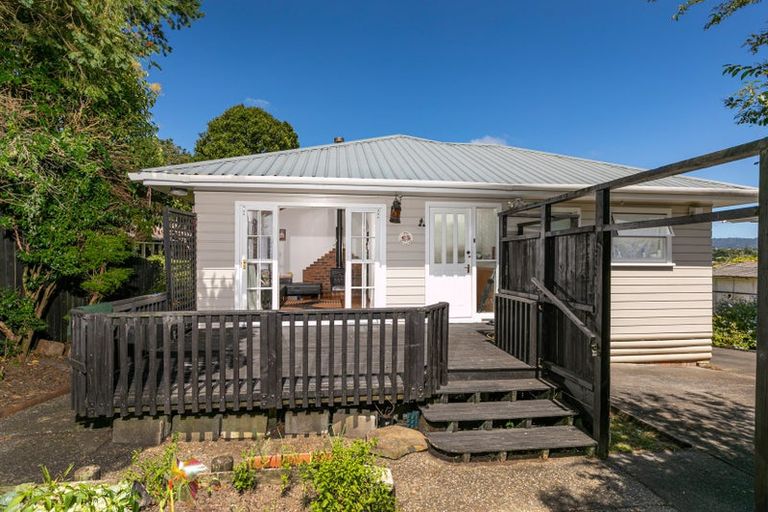 Photo of property in 1/84 West Coast Road, Glen Eden, Auckland, 0602