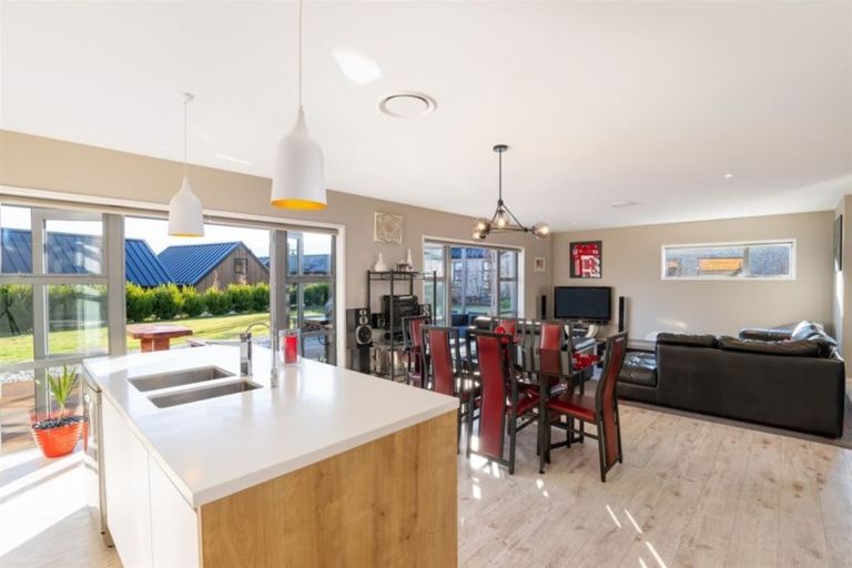Photo of property in 7 Bretby Court, Jacks Point, Queenstown, 9371