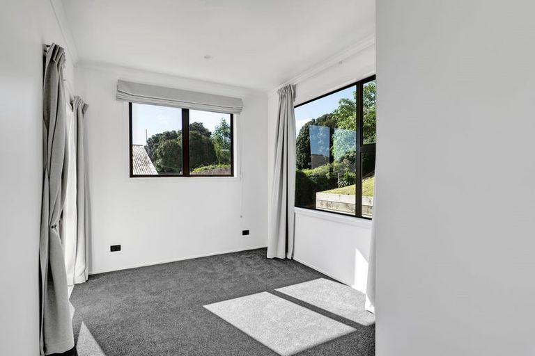 Photo of property in 115 Mangorei Road, Merrilands, New Plymouth, 4312