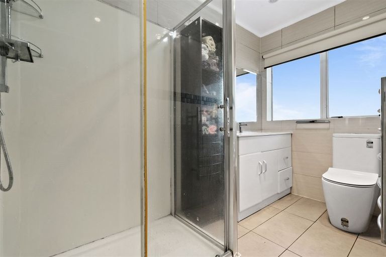 Photo of property in 2/1 Rakaia Rise, Clover Park, Auckland, 2019