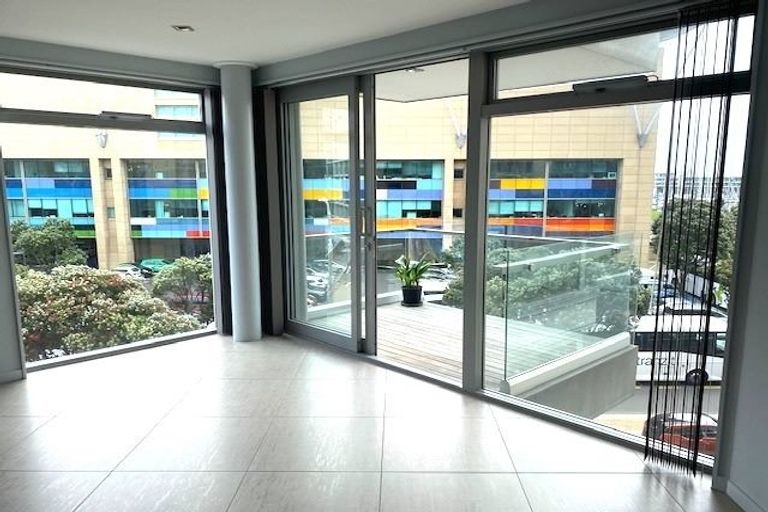 Photo of property in Piermont Apartments, 3a/82 Cable Street, Te Aro, Wellington, 6011