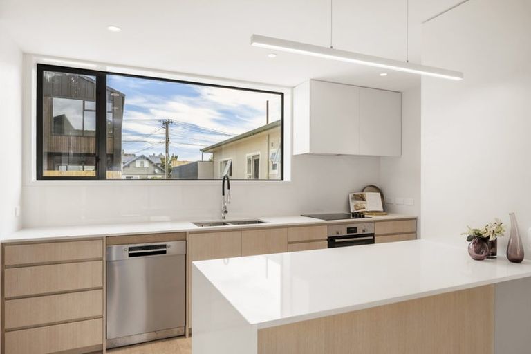 Photo of property in 96b Apu Crescent, Lyall Bay, Wellington, 6022