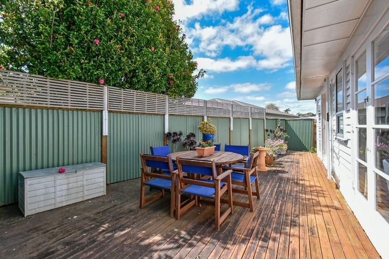 Photo of property in 2 Valentine Street, Papakura, 2110