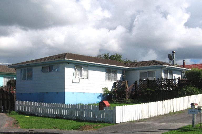 Photo of property in 4/14 Dalmatia Place, Henderson, Auckland, 0612