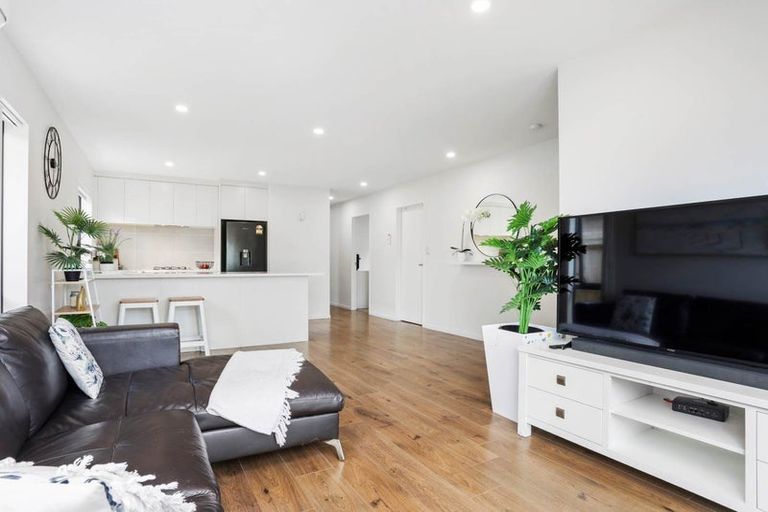 Photo of property in 10 Silver Beech Street, Takanini, 2110