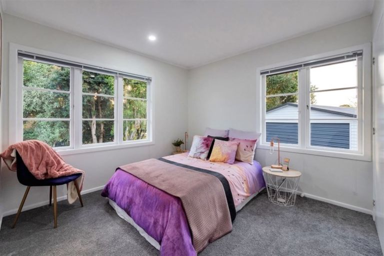 Photo of property in 7 Serjeant Street, Henderson, Auckland, 0612