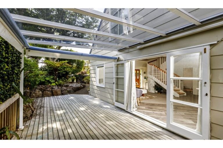 Photo of property in 1/5 Scarlock Avenue, Browns Bay, Auckland, 0630