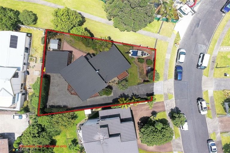 Photo of property in 8 Halldene Terrace, Red Beach, 0932
