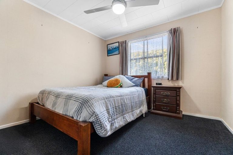 Photo of property in 74 Oakfield Crescent, Pukete, Hamilton, 3200