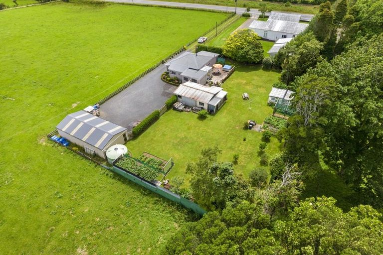 Photo of property in 1038 Mountain Road, Waiongana, Inglewood, 4389