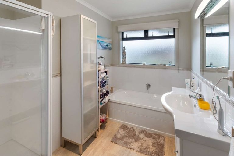 Photo of property in 55 Malta Crescent, Katikati, 3129