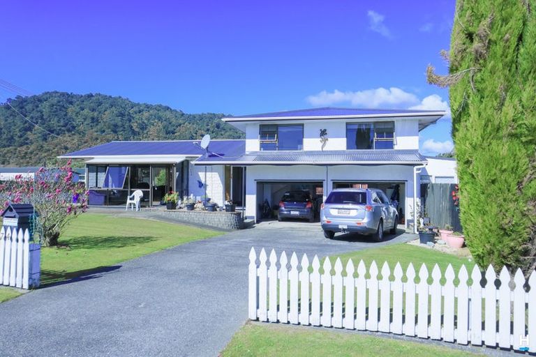 Photo of property in 74 Hall Street, Cobden, Greymouth, 7802