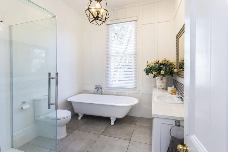 Photo of property in 41 Leinster Road, Merivale, Christchurch, 8014