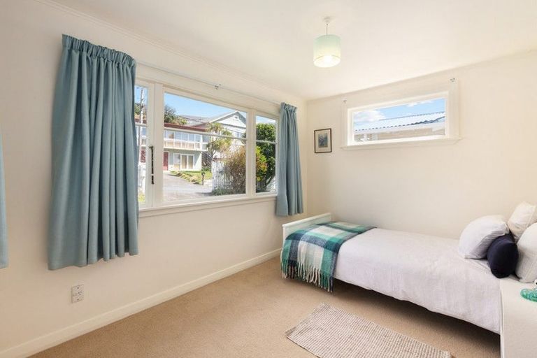 Photo of property in 81 Eden Street, Island Bay, Wellington, 6023