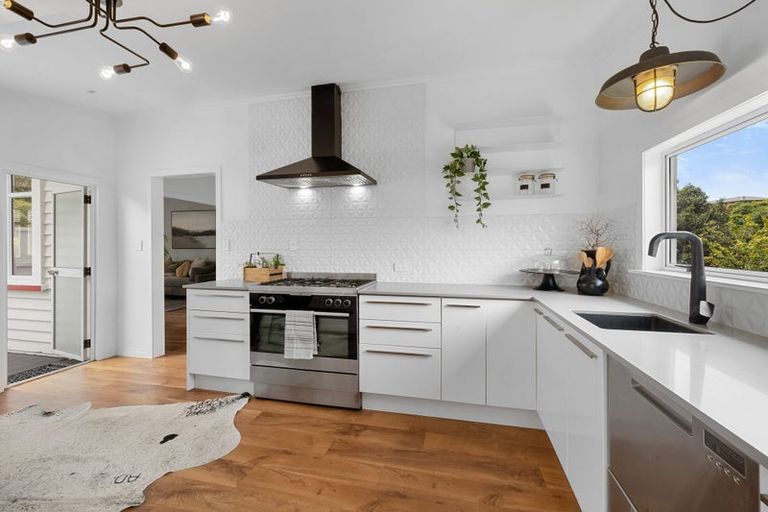 Photo of property in 61 Frankley Road, Westown, New Plymouth, 4310