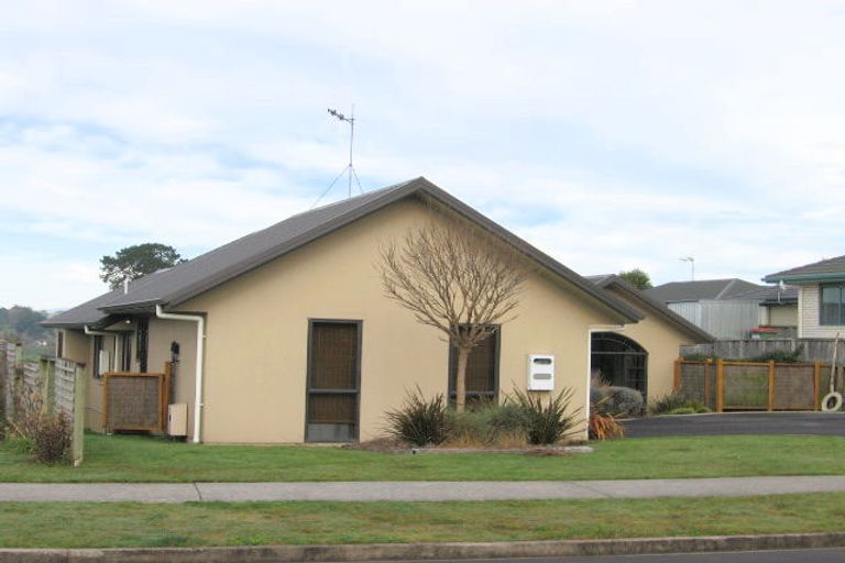 Photo of property in 71 Ayrshire Drive, Grandview Heights, Hamilton, 3200