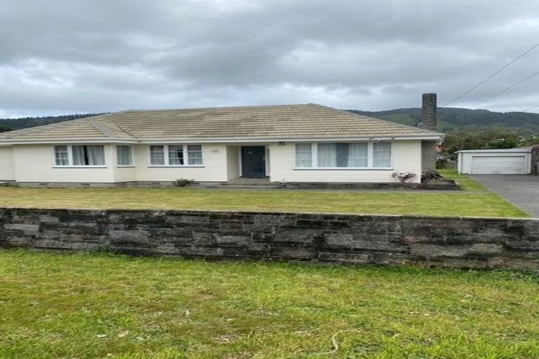 Photo of property in 5 Oxford Street, Tawa, Wellington, 5028