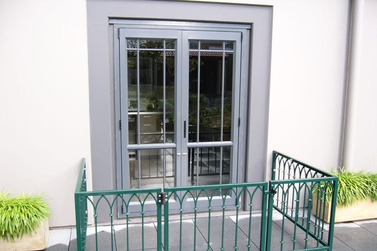Photo of property in Luna Apartments, 1n/16 Burton Street, Grafton, Auckland, 1010