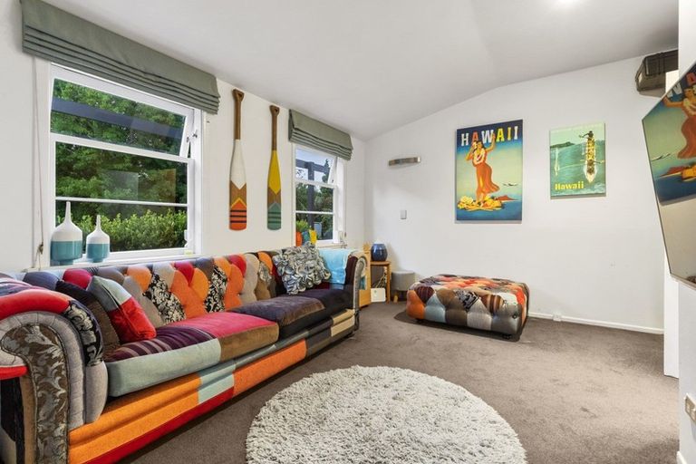 Photo of property in 166 Godley Road, Titirangi, Auckland, 0604