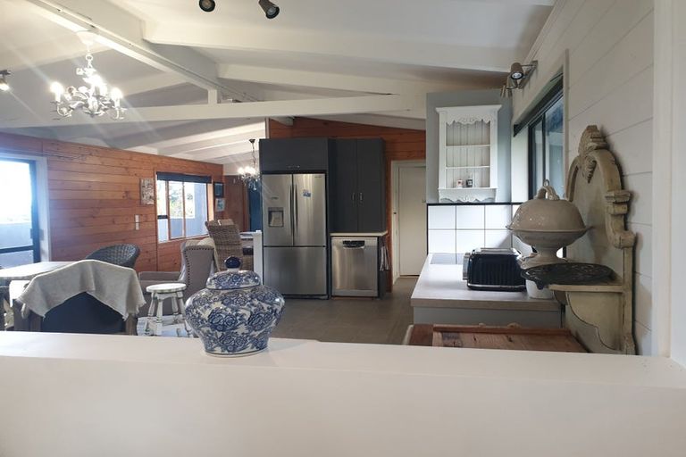 Photo of property in 15 Puriri Place, Tuateawa, Coromandel, 3583