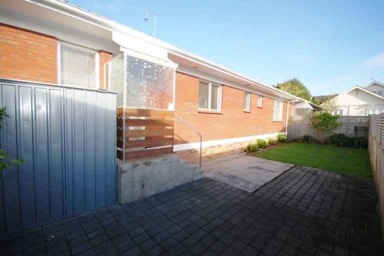 Photo of property in 2/35 Pah Road, Papatoetoe, Auckland, 2025