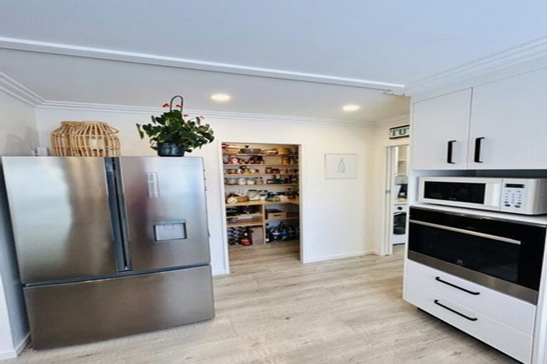 Photo of property in 185 Tutere Street, Waikanae Beach, Waikanae, 5036