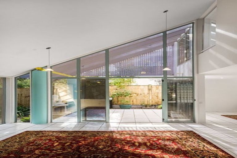 Photo of property in 2 Moata Place, Devonport, Auckland, 0624