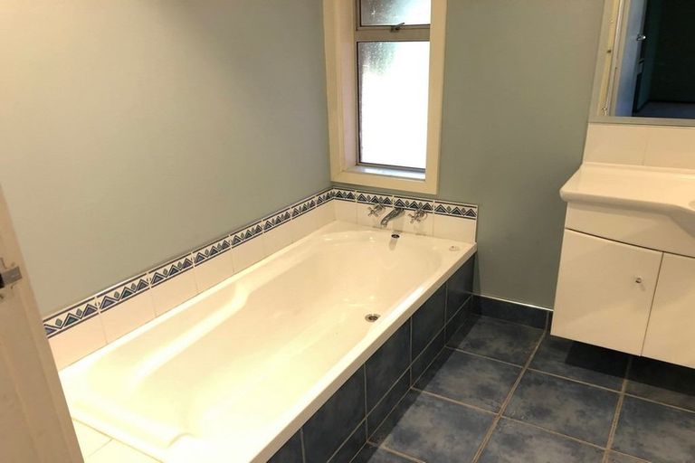 Photo of property in 5c Gilmore Place, Burnside, Christchurch, 8053