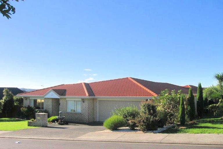 Photo of property in 36 Fleetwood Drive, Henderson, Auckland, 0612