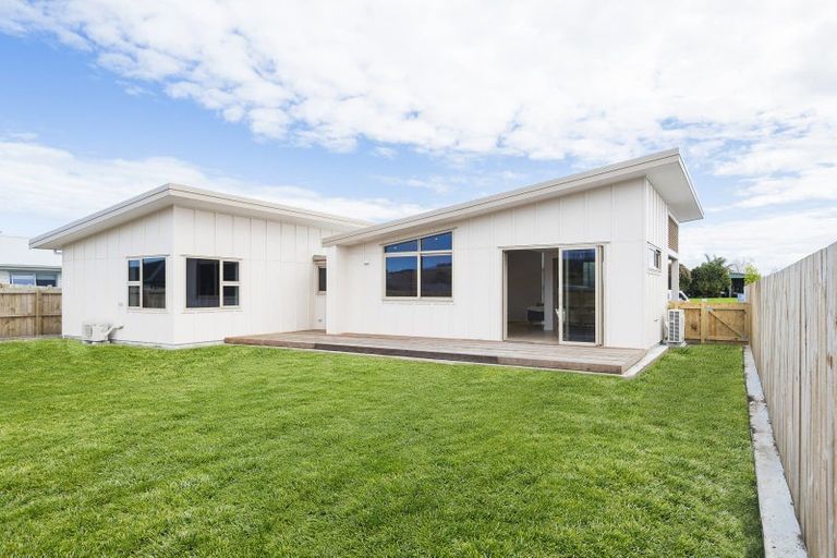 Photo of property in 23 Allan Avenue, Lytton West, 4071
