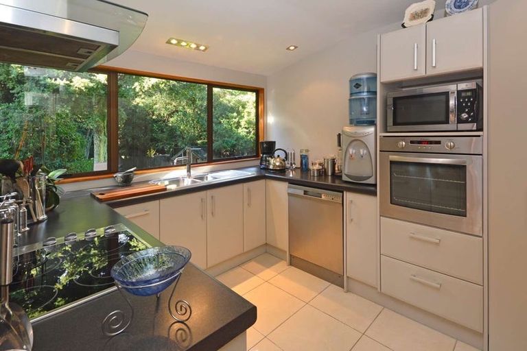 Photo of property in 10 Corokia Place, Totara Heights, Auckland, 2105