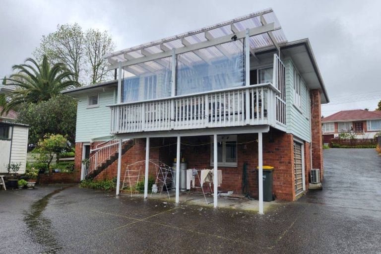 Photo of property in 15 Sherwood Avenue, Te Atatu South, Auckland, 0610