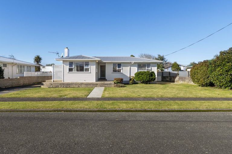 Photo of property in 22 Murray Avenue, Hawera, 4610