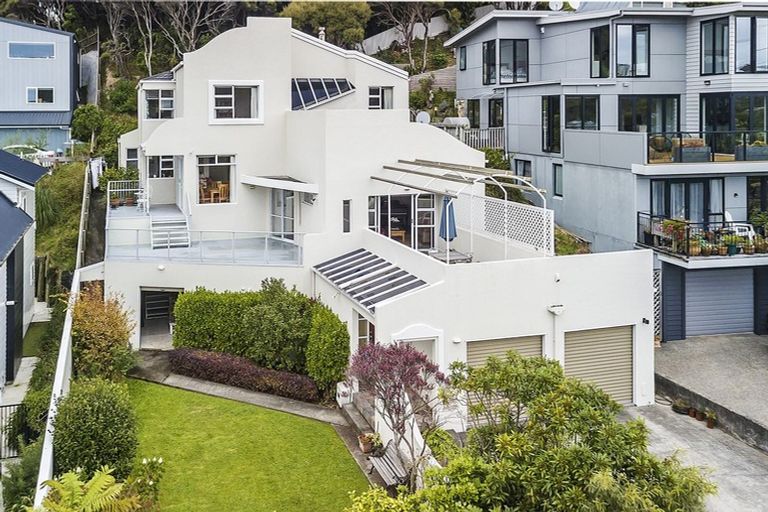 Photo of property in 32 Paremata Crescent, Paremata, Porirua, 5024