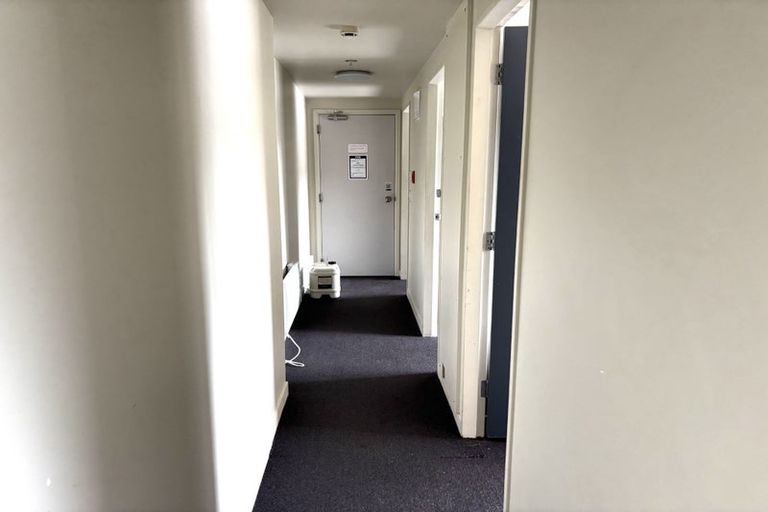 Photo of property in 240 Taranaki Street, Mount Cook, Wellington, 6011