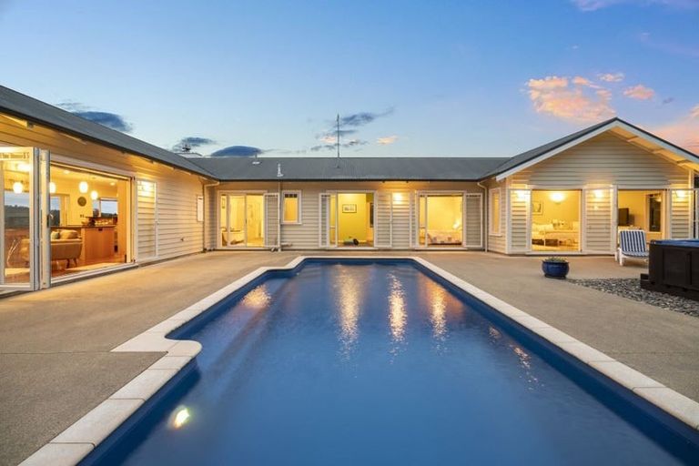 Photo of property in 551 Upper Waiwera Road, Puhoi, Silverdale, 0994