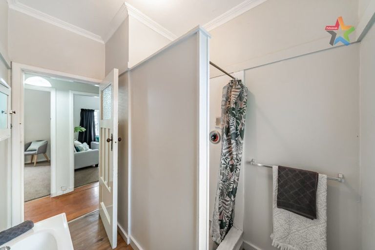 Photo of property in 20 Ludlam Crescent, Woburn, Lower Hutt, 5010