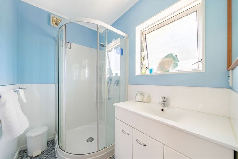 Photo of property in 2 Glenrae Grove, Silverstream, Upper Hutt, 5019