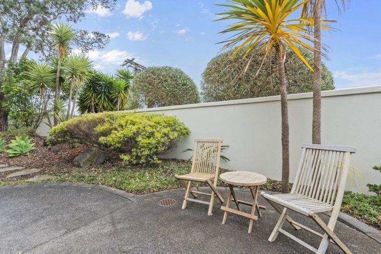 Photo of property in 1/14 Bournemouth Terrace, Murrays Bay, Auckland, 0630