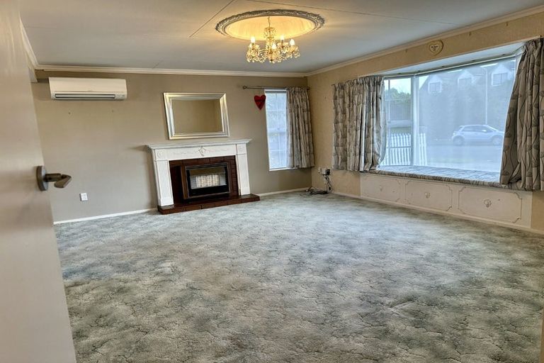 Photo of property in 58 Rhodes Drive, Kelvin Grove, Palmerston North, 4414