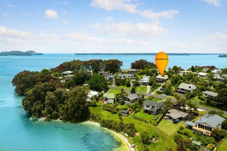 Photo of property in 10 Moana Drive, Tanners Point, Katikati, 3177