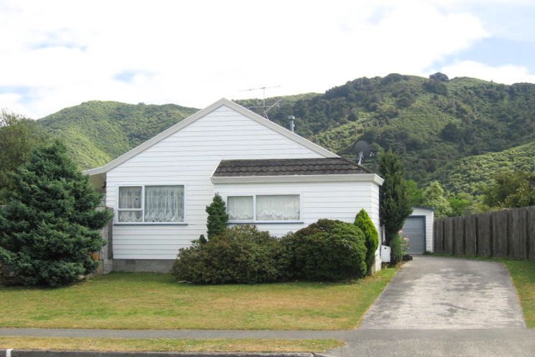 Photo of property in 5 Delaware Grove, Totara Park, Upper Hutt, 5018