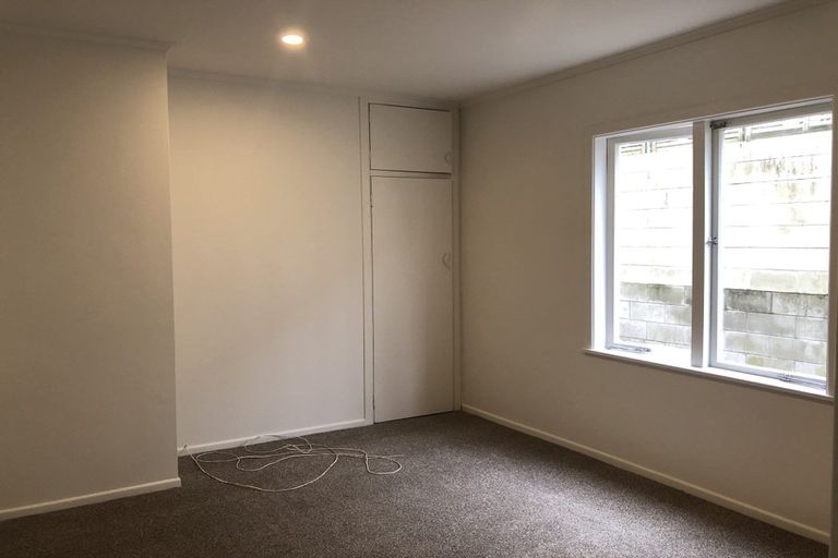 Photo of property in 180 Great North Road, Glendene, Auckland, 0612