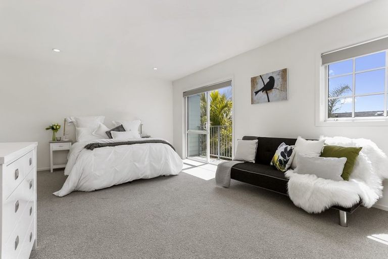 Photo of property in 4/78 Fernhill Way, Oteha, Auckland, 0632