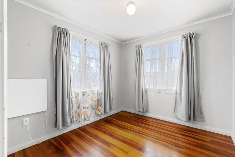 Photo of property in 16 Salisbury Avenue, Terrace End, Palmerston North, 4410