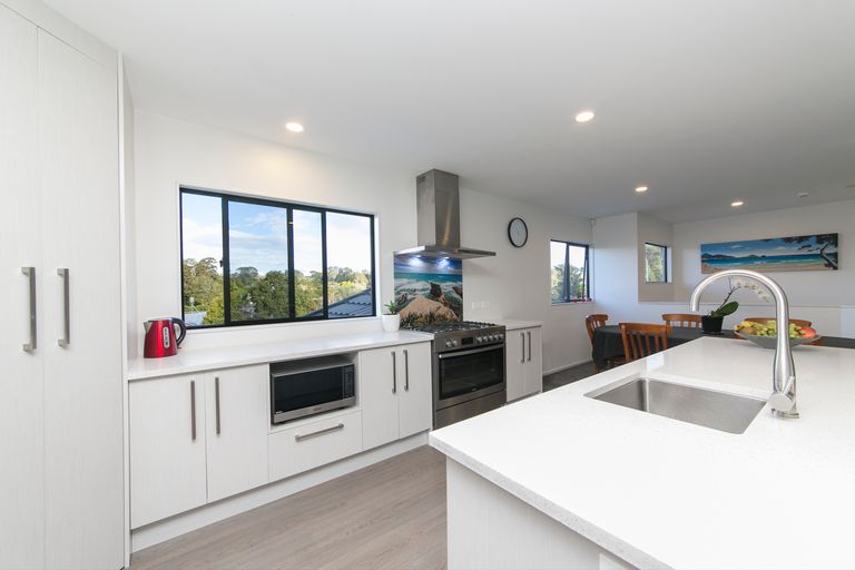 Photo of property in 16 Denehurst Drive, Waimauku, 0812