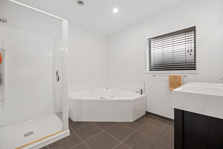 Photo of property in 6 Ambrose Place, Rangiora, 7400