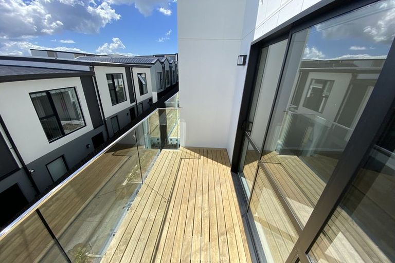 Photo of property in 35 Hinonga Loop, Silverdale, 0932