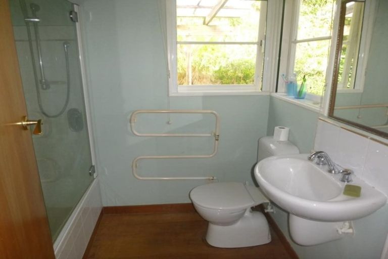 Photo of property in 451 Muritai Road, Eastbourne, Lower Hutt, 5013